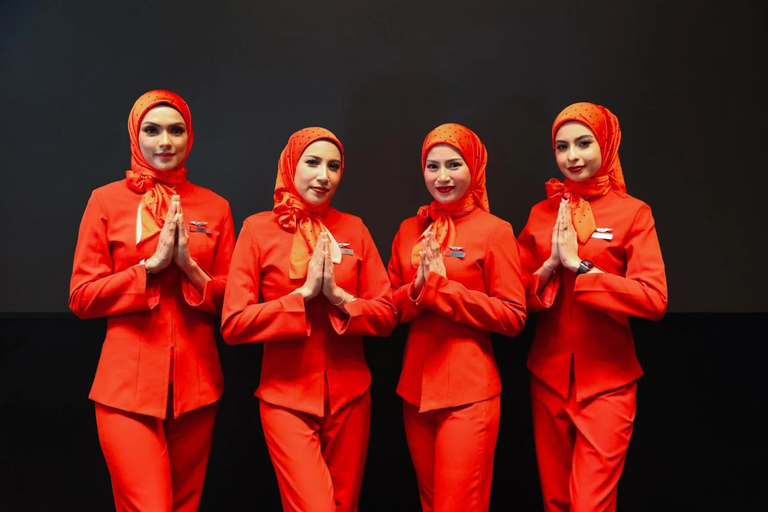 Kru Kabin AirAsia Kini Boleh Berhijab, Kemenangan Terindah & Bersejarah Buat Industri Penerbangan Malaysia