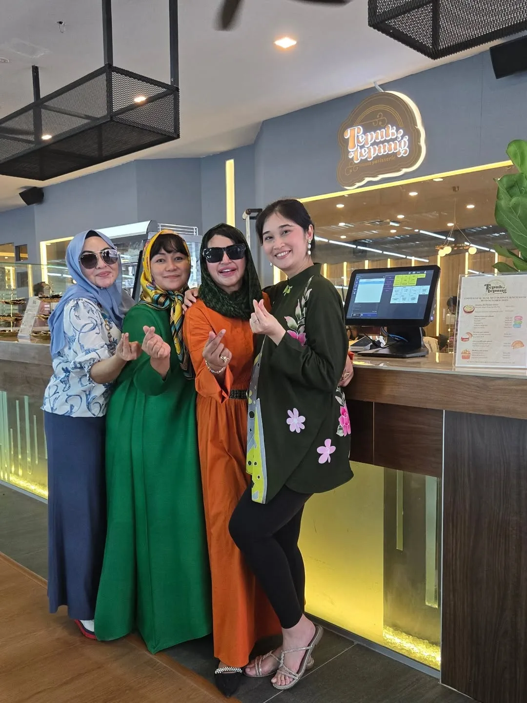 Rezeki 6 Tahun Kahwin, Datin Sri Tasha Sarat Hamil Anak Kedua & Teruja Bakal Timang Seorang Lagi ‘Puteri’!