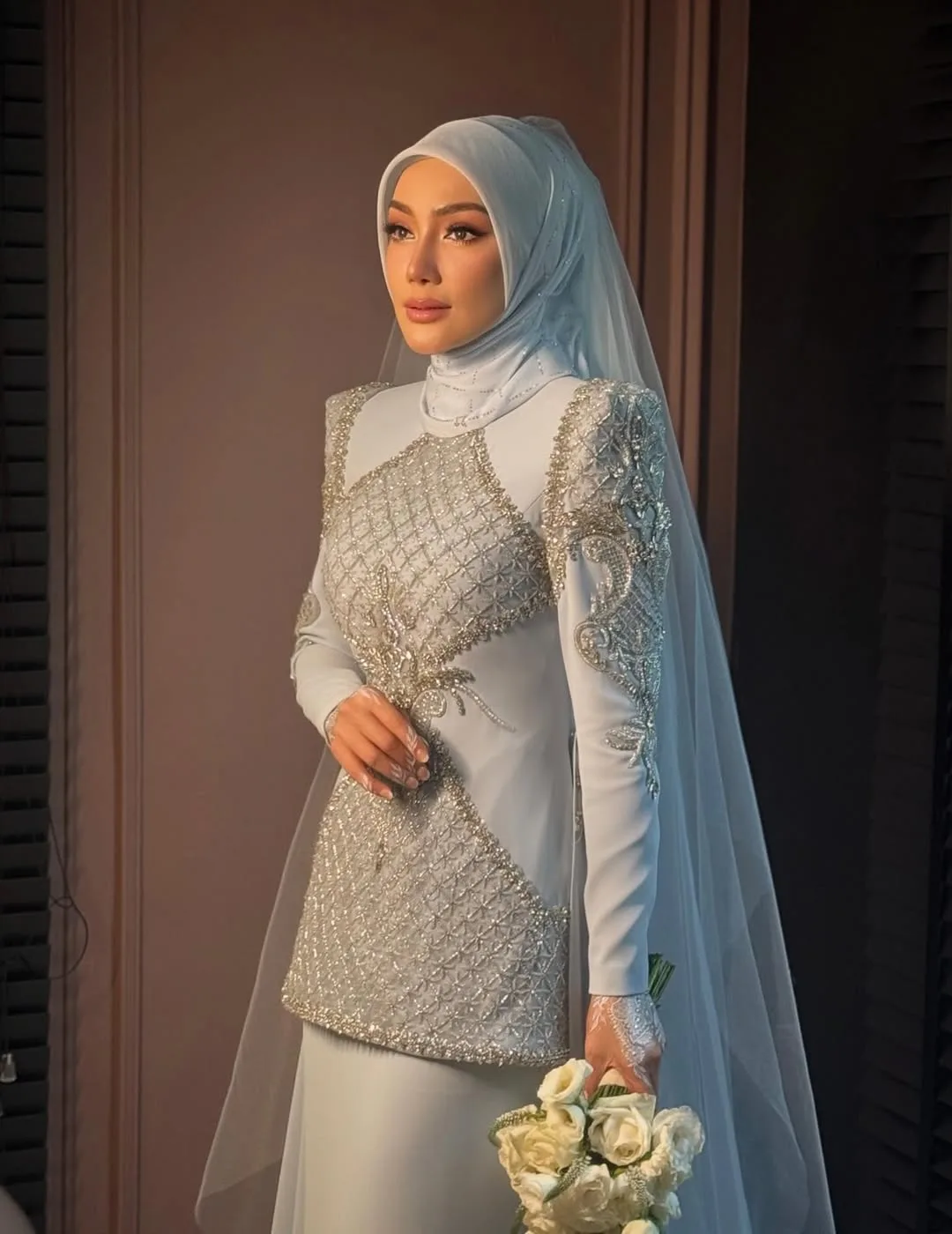 24 Dinar Emas Atau 102 Gram Jadi Mas Kahwin, ‘Sepohon’ Bunga Emas Jadi Tarikan ‘Wedding’ Erra Fazira & Mr E!