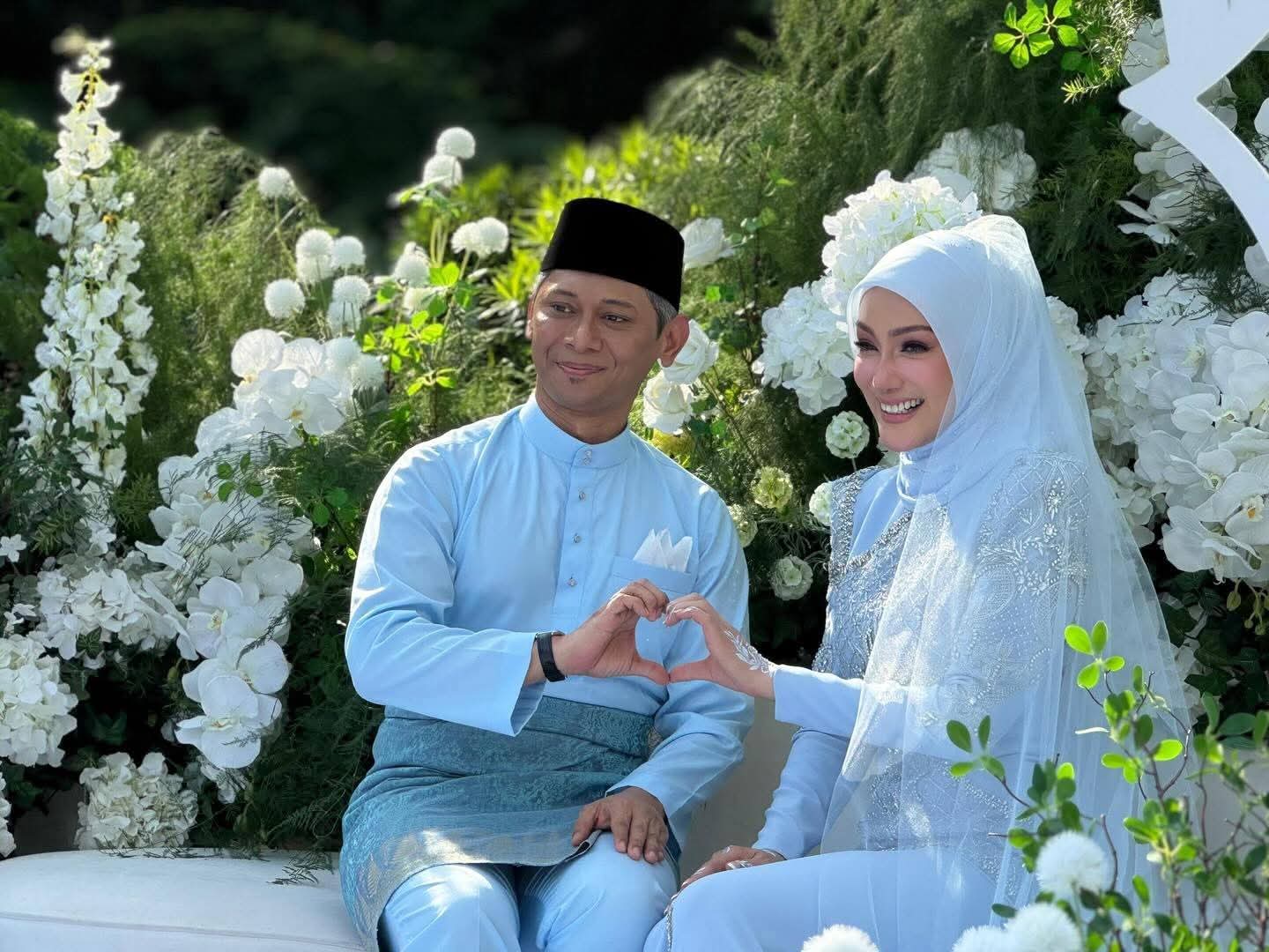 24 Dinar Emas Atau 102 Gram Jadi Mas Kahwin, ‘Sepohon’ Bunga Emas Jadi Tarikan ‘Wedding’ Erra Fazira & Mr E!