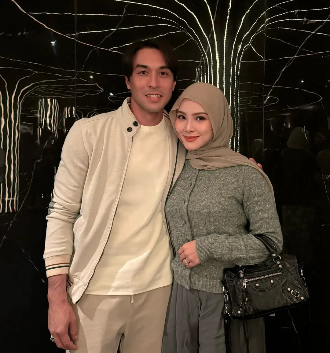 Usahawan Tudung & Ibu 3 Anak, Kejelitaan Leuniey Natasha Isteri Pemain Bola Sepak Ini Tarik Perhatian!