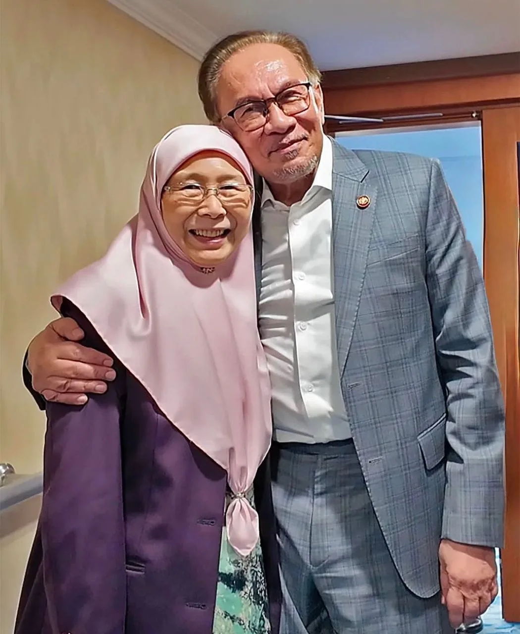 Dato' Seri Dr Wan Azizah Sambut Ulang Tahun ke-73, PMX Titip Ucapan 'Sweet' Buat Isteri! 8 Dato’ Seri Dr Wan Azizah Sambut Ulang Tahun ke-73, PMX Titip Ucapan ‘Sweet’ Buat Isteri!