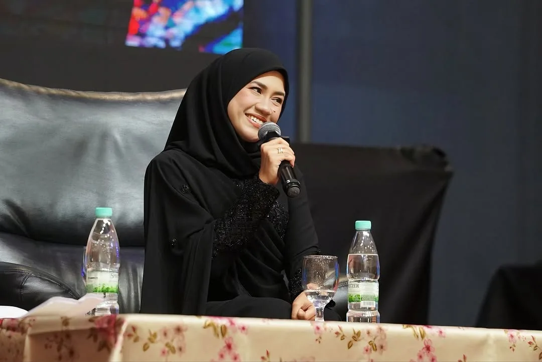 Lalui Jatuh Bangun Dunia Bisnes, Mila Jirin Terima Anugerah Kepimpinan Dari Oxford Centre for Leadership! 19 Lalui Jatuh Bangun Dunia Bisnes, Mila Jirin Terima Anugerah Kepimpinan Dari Oxford Centre for Leadership!