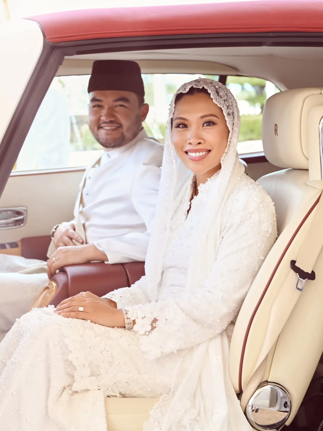 Ayu Berkebaya Songket Labuh, RMS Bahagia Datin Paduka Seri Afzaa Fadini Di Sisi Sempena Hari Keputeraan Sultan Selangor!