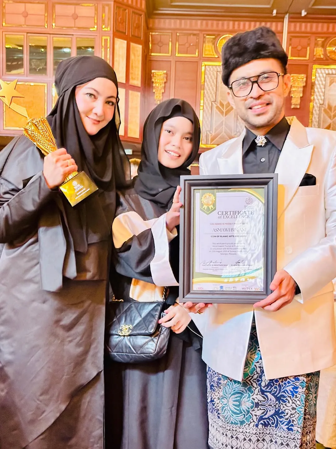 Bahagia Di Samping Puteri Tunggal, Ekin & Mawi Syukur Usia Perkahwinan Cecah 17 Tahun!