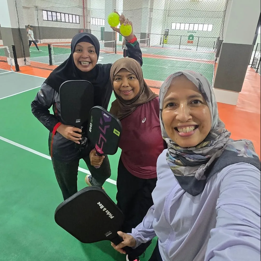 Aktif Bersenam & Fit Usia Lewat 50an, Terpikat Sisi Sederhana Datin Seri Zurwati Haslinda, Isteri Datuk Seri Johari Ghani!