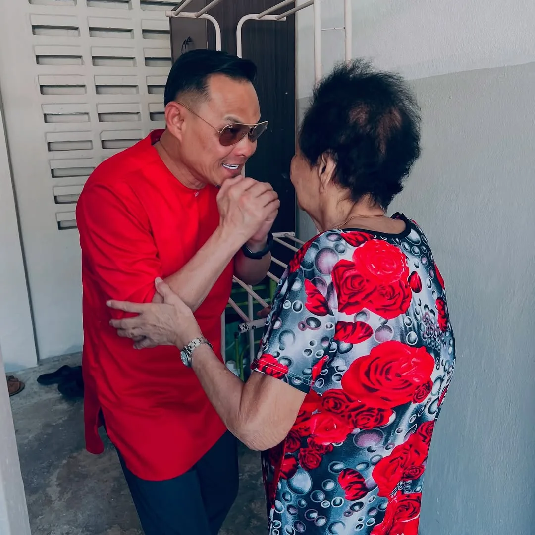 Ibu Adam Corrie Meninggal Dunia, “Walau Saya & Ibu Berlainan Agama, Saya Tetap Di Sisi Hingga Akhirnya.”