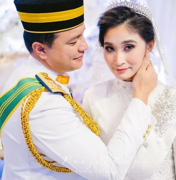 Rezeki 6 Tahun Kahwin, Datin Sri Tasha Sarat Hamil Anak Kedua & Teruja Bakal Timang Seorang Lagi ‘Puteri’!