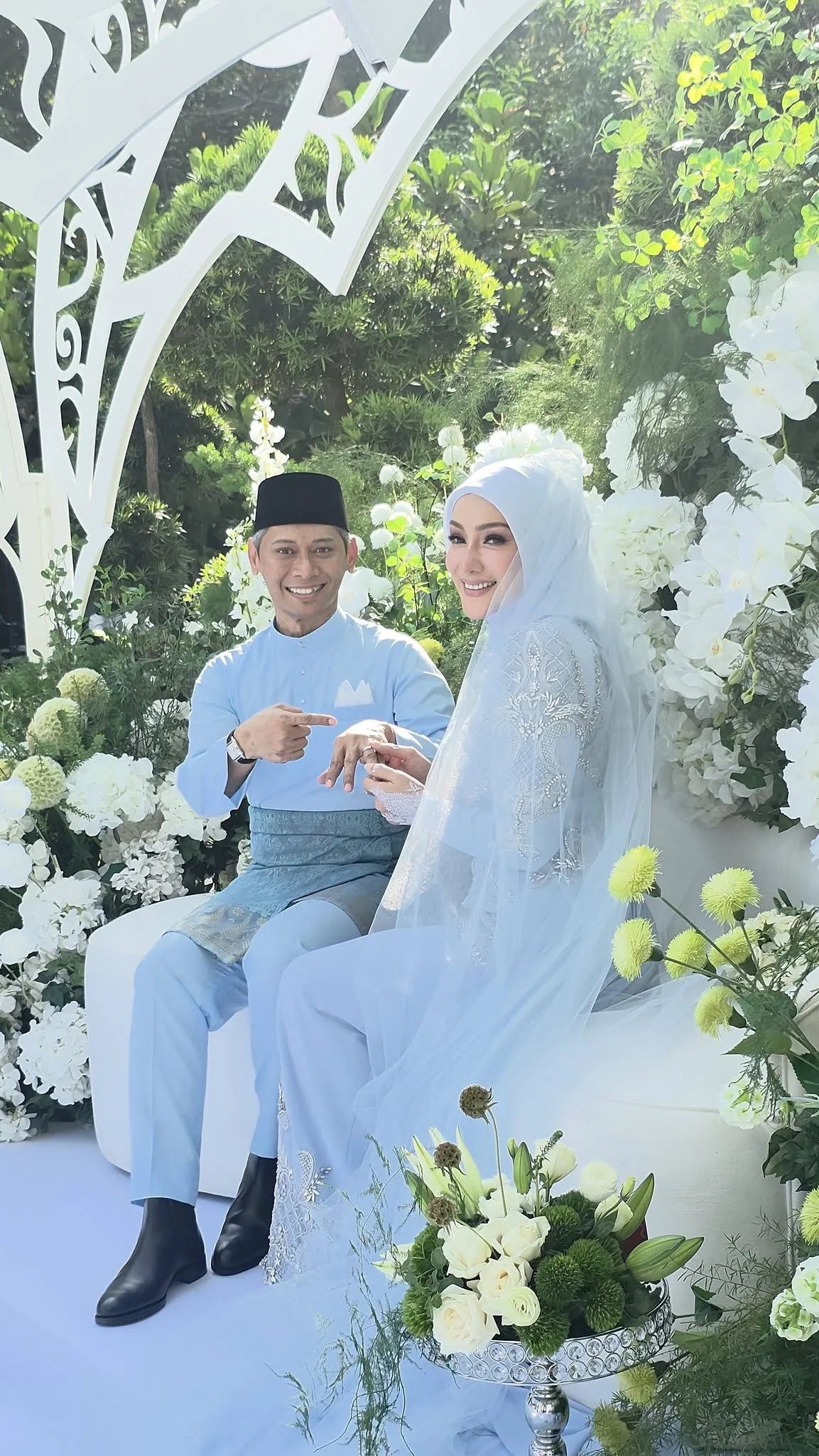 24 Dinar Emas Atau 102 Gram Jadi Mas Kahwin, ‘Sepohon’ Bunga Emas Jadi Tarikan ‘Wedding’ Erra Fazira & Mr E!