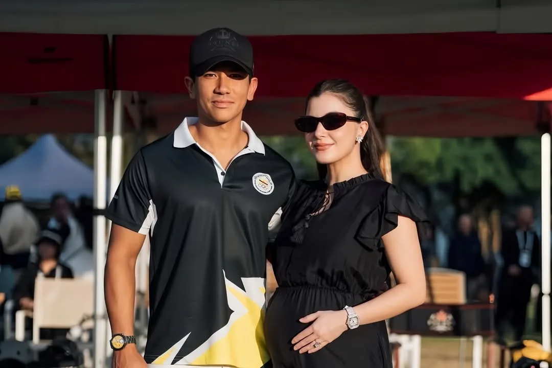 Setia Busana Hitam Klasik, Gaya Maternity YAM Pengiran Anak Isteri Anisha Rosnah Serlah Seri Ibu Hamil 8 Setia Busana Hitam Klasik, Gaya Maternity YAM Pengiran Anak Isteri Anisha Rosnah Serlah Seri Ibu Hamil