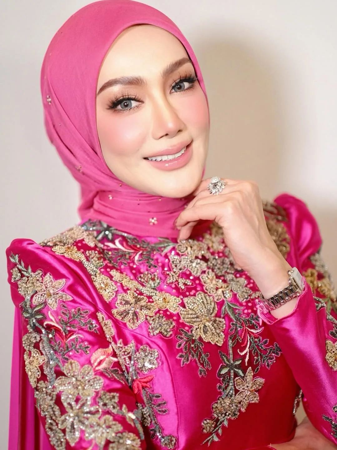 ‘Mr E’ Berjaya Pikat Hati Erra Fazira, Primadona Jelita Ini Umum Nikah 12 Disember, “Ini Berkat Doa Semua!”