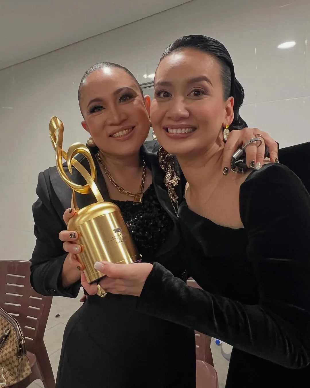 Genervie Kam Belajar Rendahkan Ego Dalam Perkahwinan, Akui Bahagia & Tolak Ansur 9 Tahun Jadi Isteri Hazama!