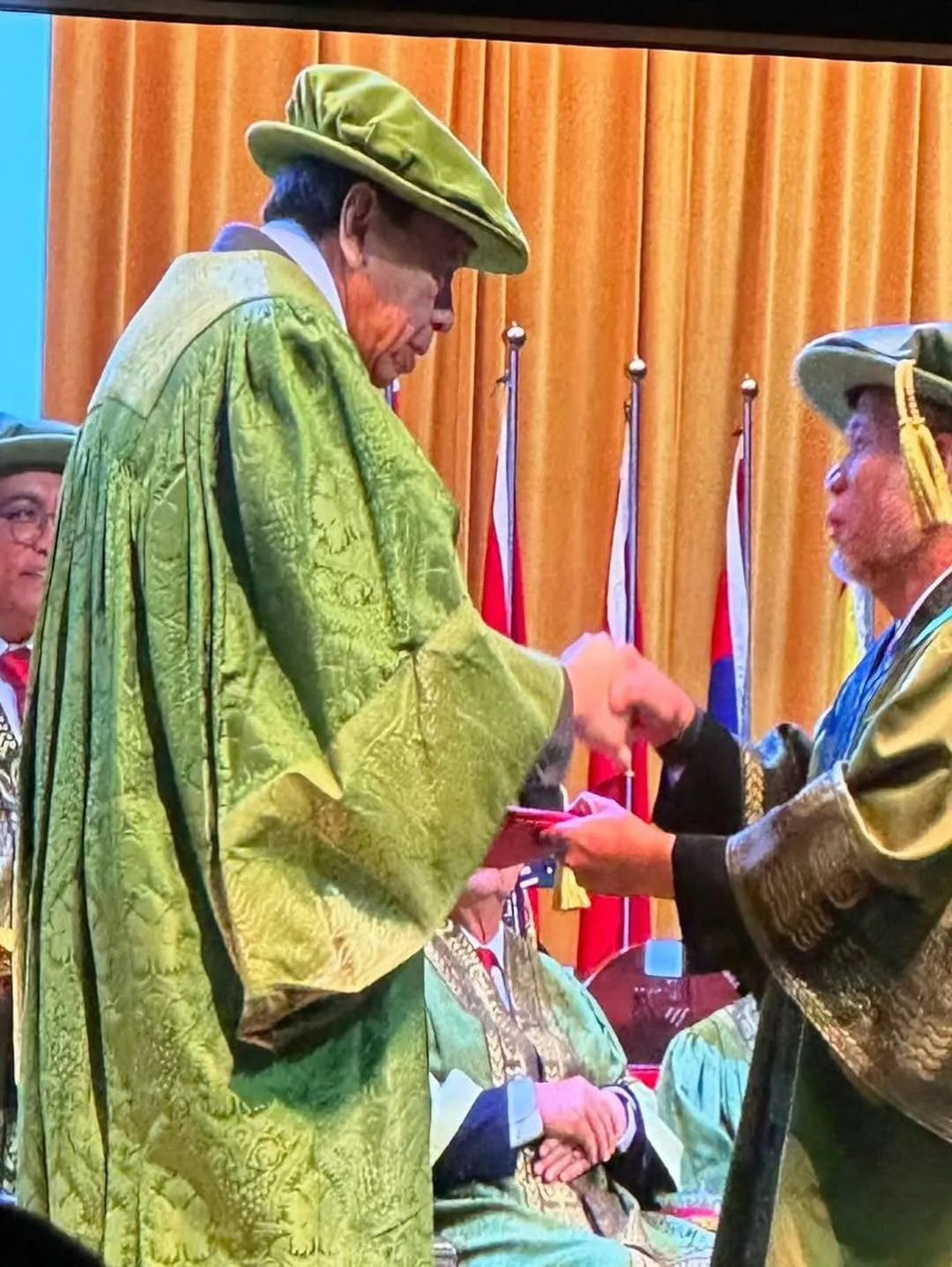 Dianugerah Ijazah Kehormat Doktor Pendidikan Pengembangan, Dato’ Dr Fadzilah Kamsah Cergas Usia 74 & Jadi Inspirasi!