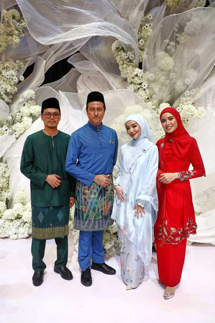 Baju Raya Strawberry Matcha, Teal & Lime Green Bakal Warnai Aidilfitri 2026, Ilham dari Pentas Ariani 10 Baju Raya Strawberry Matcha, Teal & Lime Green Bakal Warnai Aidilfitri 2026, Ilham dari Pentas Ariani