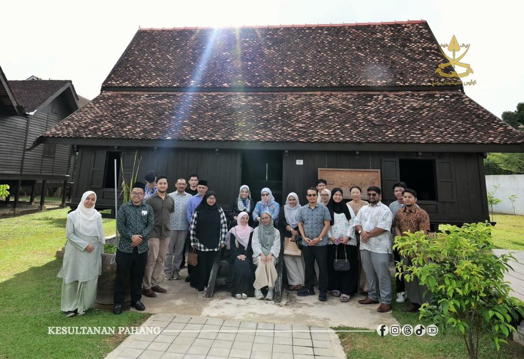 Bawa Rakan Sekelas Melawat Muzium Pahang, Kemesraan Tengku Ampuan Pahang Titip Kenangan Manis