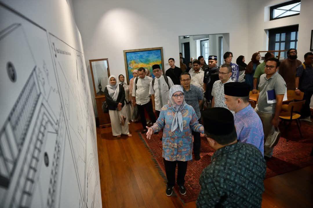 Bawa Rakan Sekelas Melawat Muzium Pahang, Kemesraan Tengku Ampuan Pahang Titip Kenangan Manis