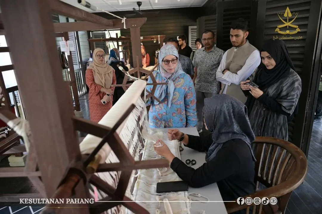 Bawa Rakan Sekelas Melawat Muzium Pahang, Kemesraan Tengku Ampuan Pahang Titip Kenangan Manis