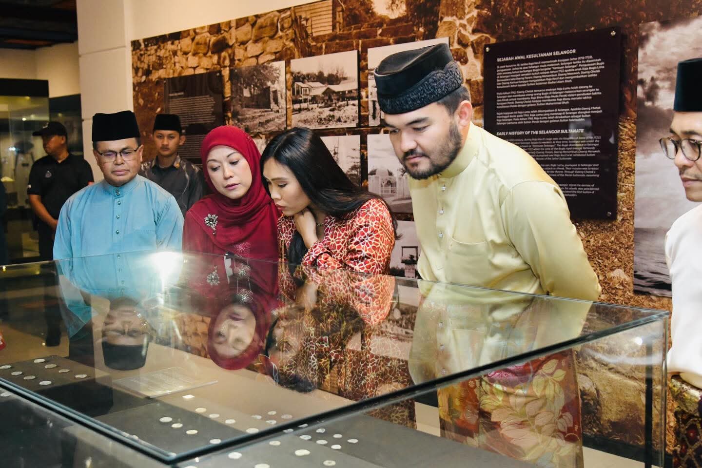 Pameran Dirgahayu Cinta, Ini Lambang Kasih Raja Muda Selangor & Isteri Untuk Rakyat Tercinta