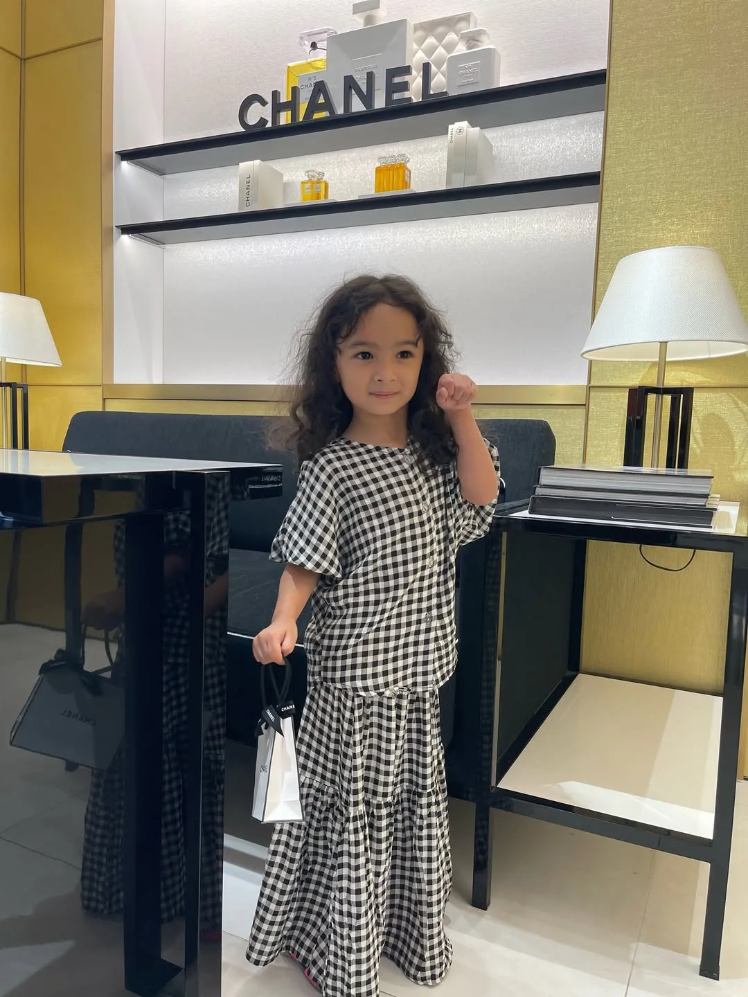 Bertambah Lagi Ahli Keluarga, Pelakon Gerak Khas Sheera Iskandar Timang Anak Kedua!