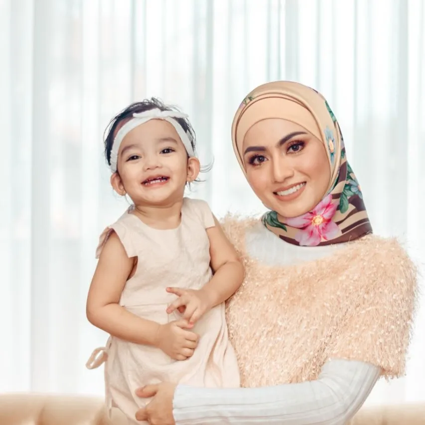 Wan Maryam Injak Usia 8 Tahun, Mawar Karim Bahagia Ada Puteri Kesayangan & Bawa Anak Bercuti Di Jepun!