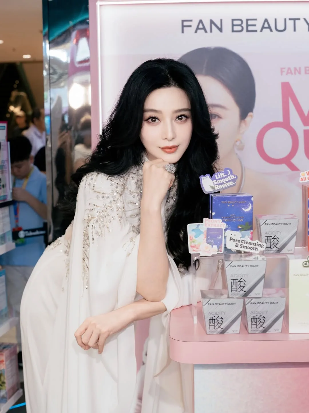 Fan Bingbing Dedah Rahsia Kecantikan Luar Biasa, Disiplin Tinggi Ikon China Ini Mengejutkan! 16 Fan Bingbing Dedah Rahsia Kecantikan Luar Biasa, Disiplin Tinggi Ikon China Ini Mengejutkan!