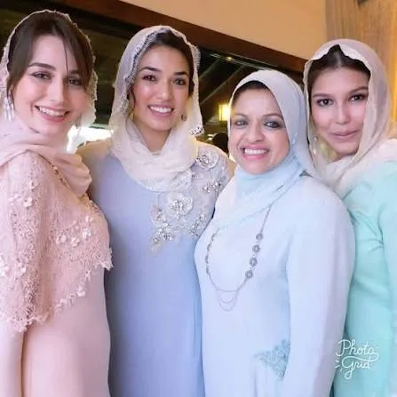 Penampilan 'Menyala', Tan Sri Shahrizat Abdul Jalil Kekal Relevan & Tokoh Wanita Menyenangkan! 18 Penampilan ‘Menyala’, Tan Sri Shahrizat Abdul Jalil Kekal Relevan & Tokoh Wanita Menyenangkan!