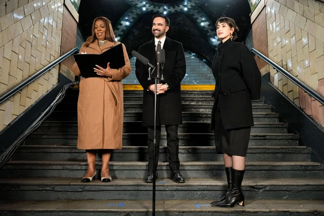 Gen Z Muslim Pertama Jadi First Lady New York, Rama Duwaji Saksi Suami Angkat Sumpah Datuk Bandar 7 Gen Z Muslim Pertama Jadi First Lady New York, Rama Duwaji Saksi Suami Angkat Sumpah Datuk Bandar