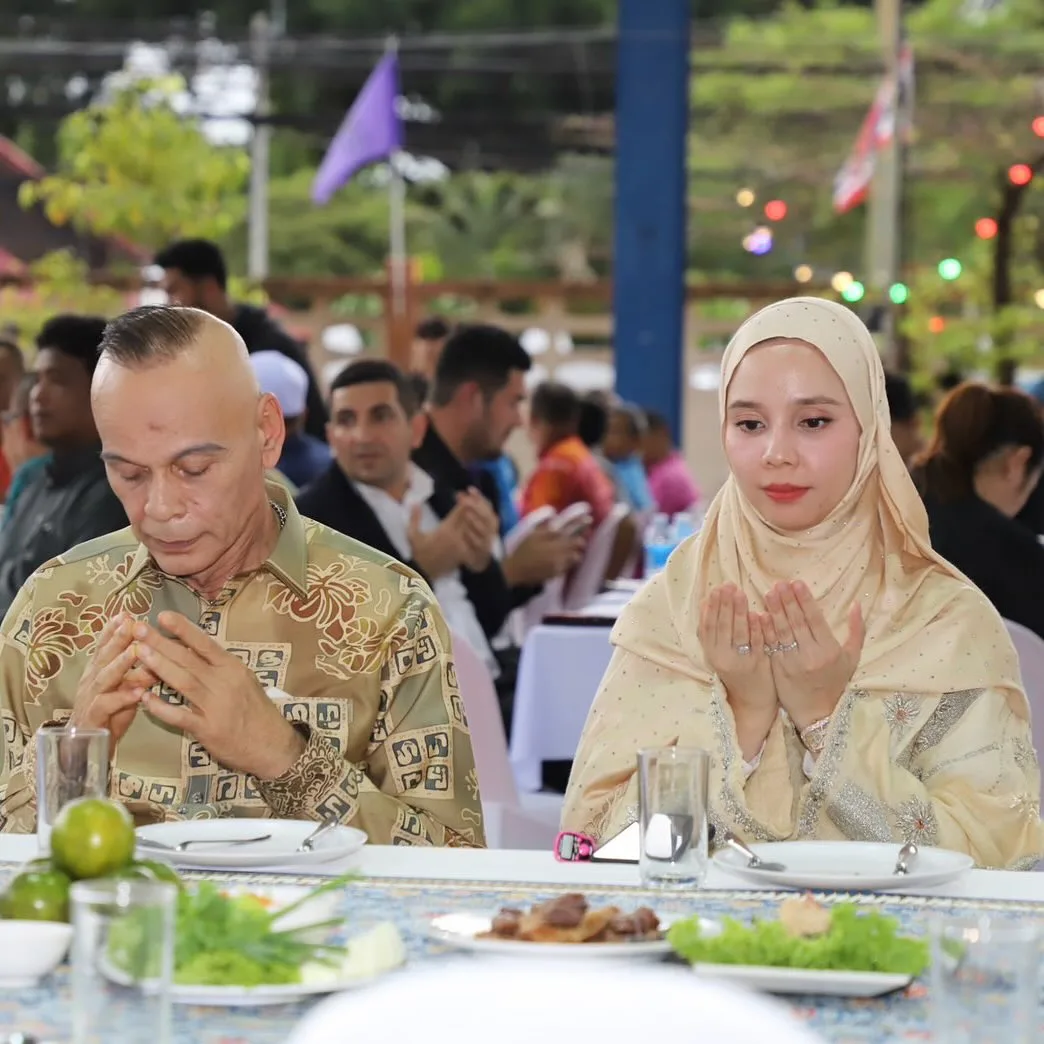 Keturunan Pakistan & Keluarga Muslim Kaya Di Thailand, Sabida Thaiseth Wanita Islam Pertama Thailand Dilantik Sebagai Menteri!