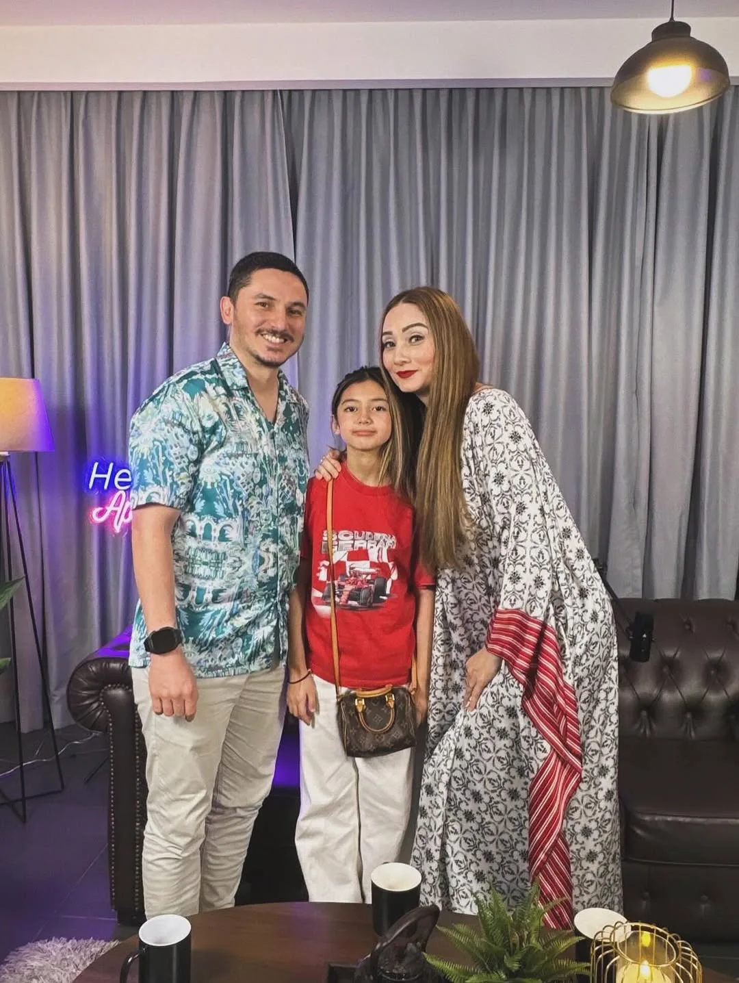 Imbau Momen Indah Bergelar Isteri, Usia Perkahwinan Sasha Saidin & Suami Cecah 6 Tahun!