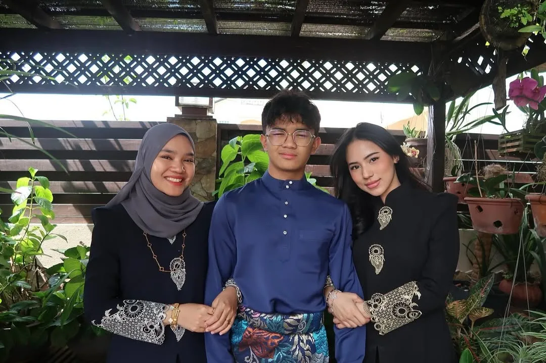 Berusia 25 Tahun & Graduan Perakaunan, Azeva Natassha Ikut Jejak Langkah Ibu Bapa Dalam Dunia Seni!