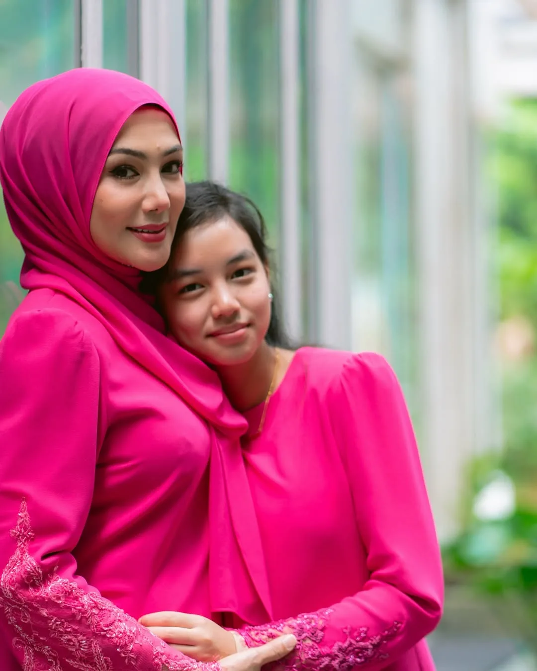 Macam Tak Menua! Ramping Persis Ratu Cantik & Berseri Sejak Kahwin, Erra Fazira Genap Usia 52