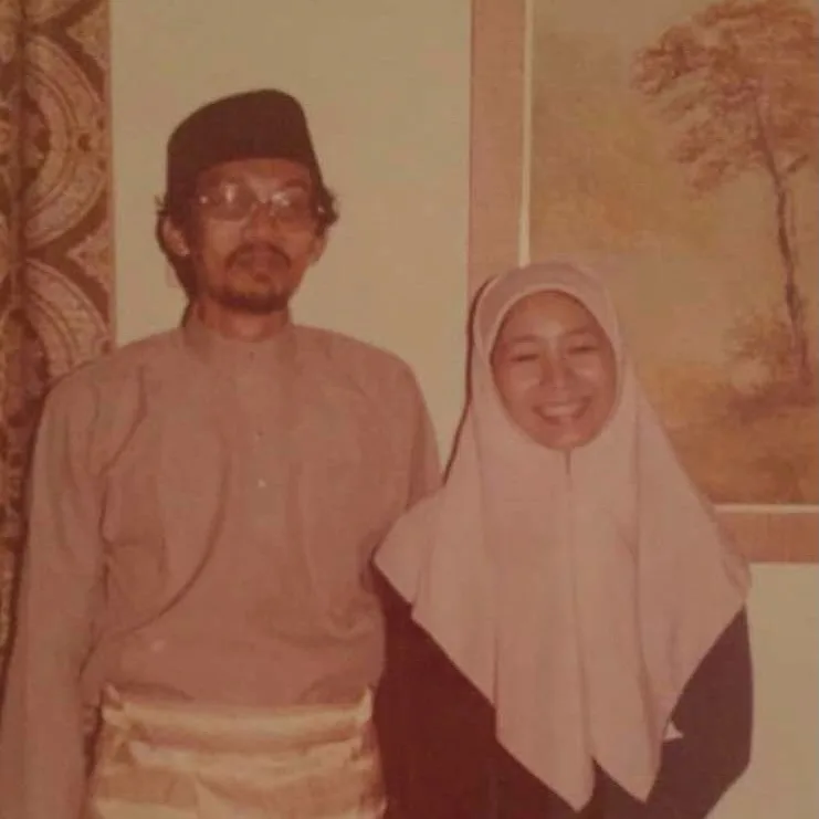 Kesetiaan Anwar Ibrahim & Wan Azizah, 46 Tahun Cinta Hebat Yang Menginspirasi Malaysia! 6 Kesetiaan Anwar Ibrahim & Wan Azizah, 46 Tahun Cinta Hebat Yang Menginspirasi Malaysia!