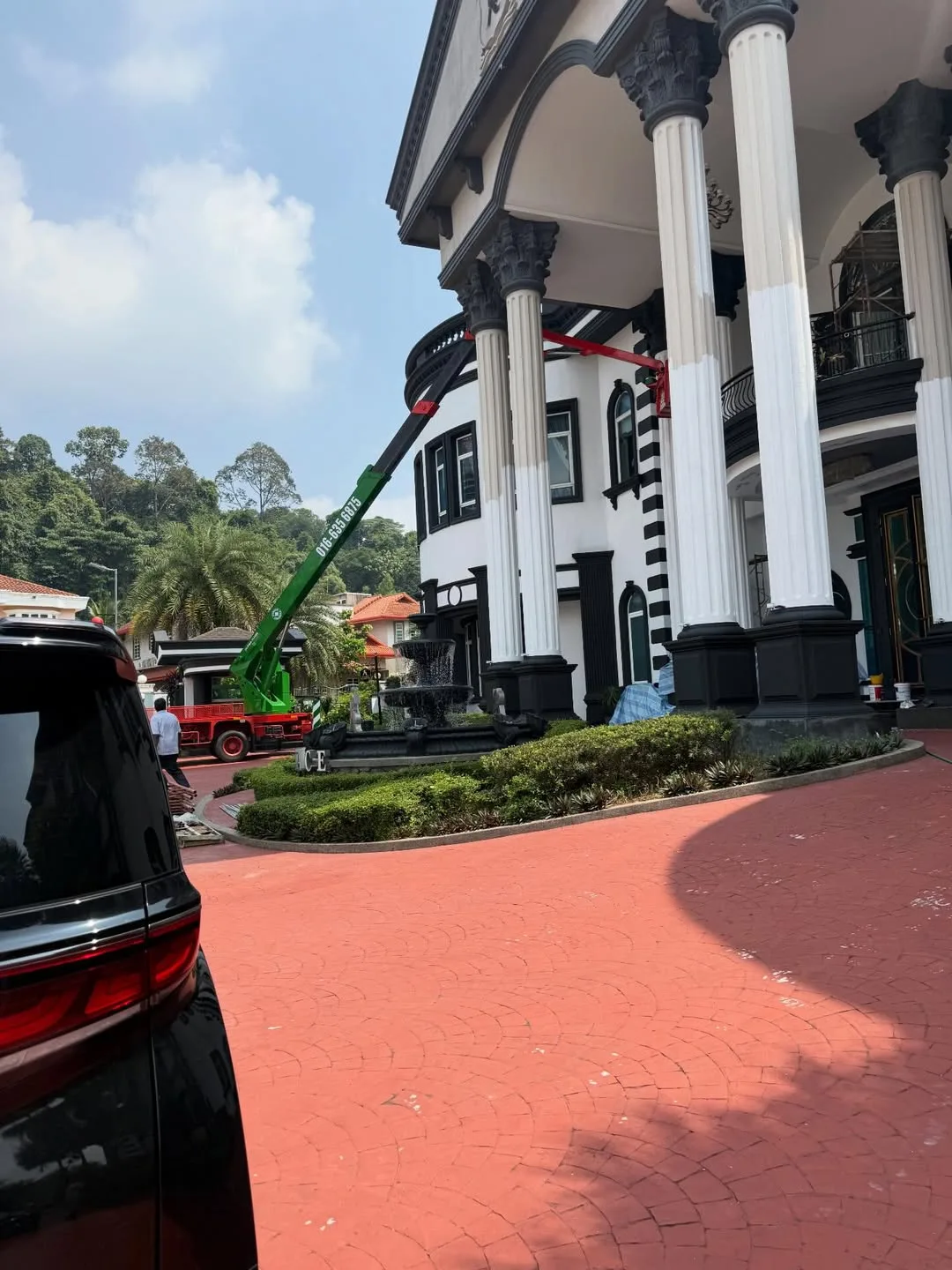 Kos Cecah RM250K, Datuk Seri Aliff Syukri Dedah Kali Pertama Cat Rumah Lepas Hampir 10 Tahun Diami Rumah Agam! 11 Kos Cecah RM250K, Datuk Seri Aliff Syukri Dedah Kali Pertama Cat Rumah Lepas Hampir 10 Tahun Diami Rumah Agam!