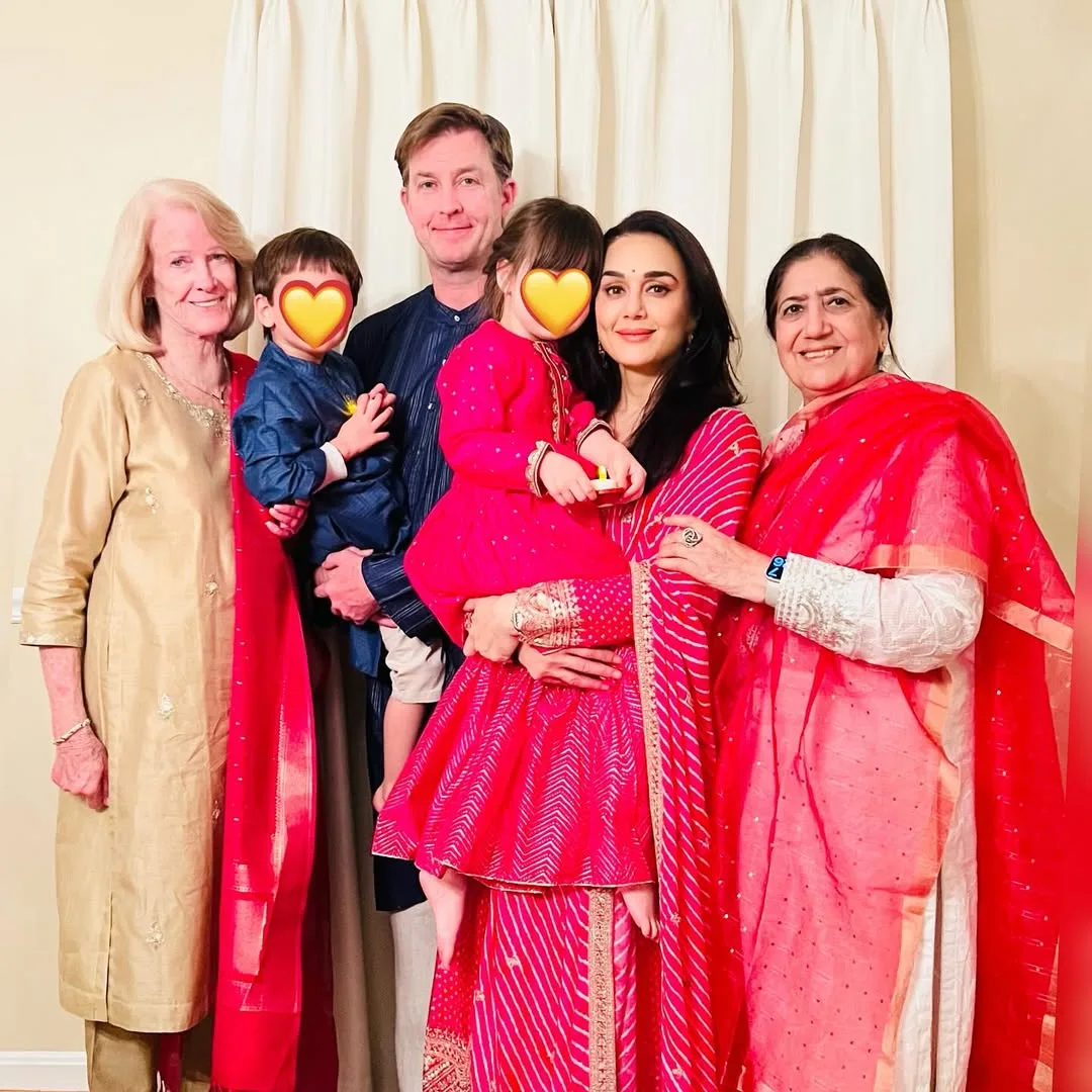 ‘Gorgeous At 51!’ Macam Tak Dimamah Usia, Preity Zinta Genap Usia 51 Tahun & Ibu Sepasang Anak!