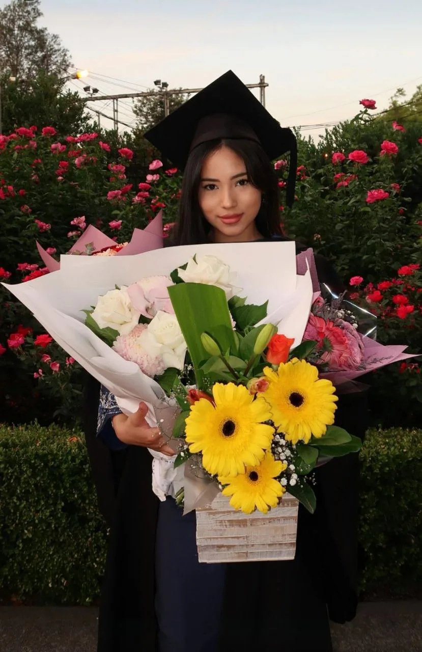 Berusia 25 Tahun & Graduan Perakaunan, Azeva Natassha Ikut Jejak Langkah Ibu Bapa Dalam Dunia Seni!