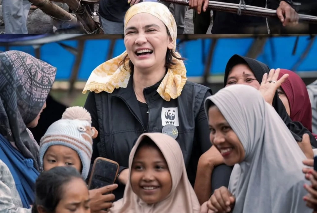 Luna Maya & Cinta Laura Santuni Mangsa Banjir Aceh, Keprihatinan Jadi Inspirasi 7 Luna Maya & Cinta Laura Santuni Mangsa Banjir Aceh, Keprihatinan Jadi Inspirasi