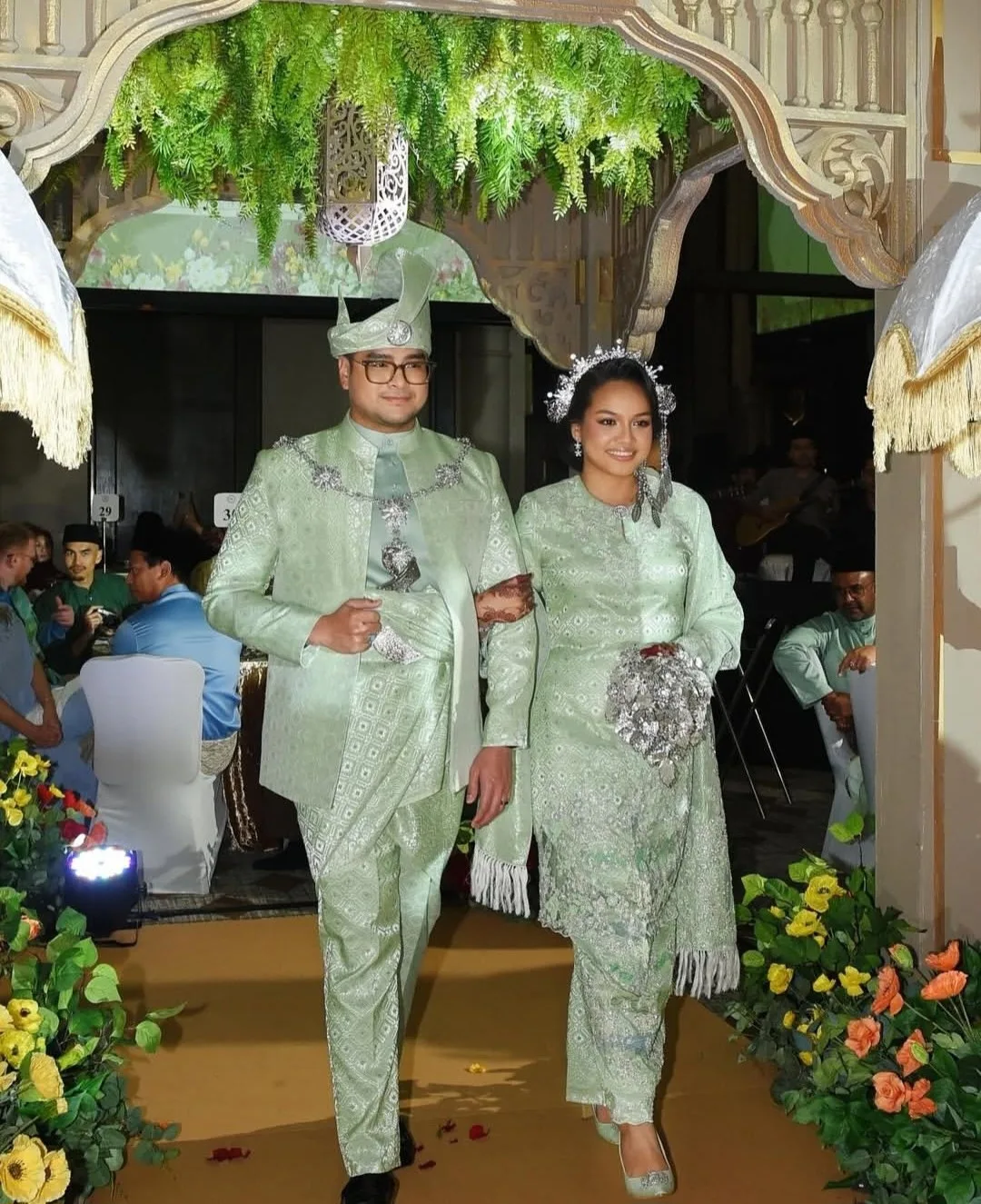 ‘Berserinya Ibu Pengantin!’ Datuk Ziela Jalil Terima Menantu, Majlis Perkahwinan Megat Jufri Raih Tumpuan