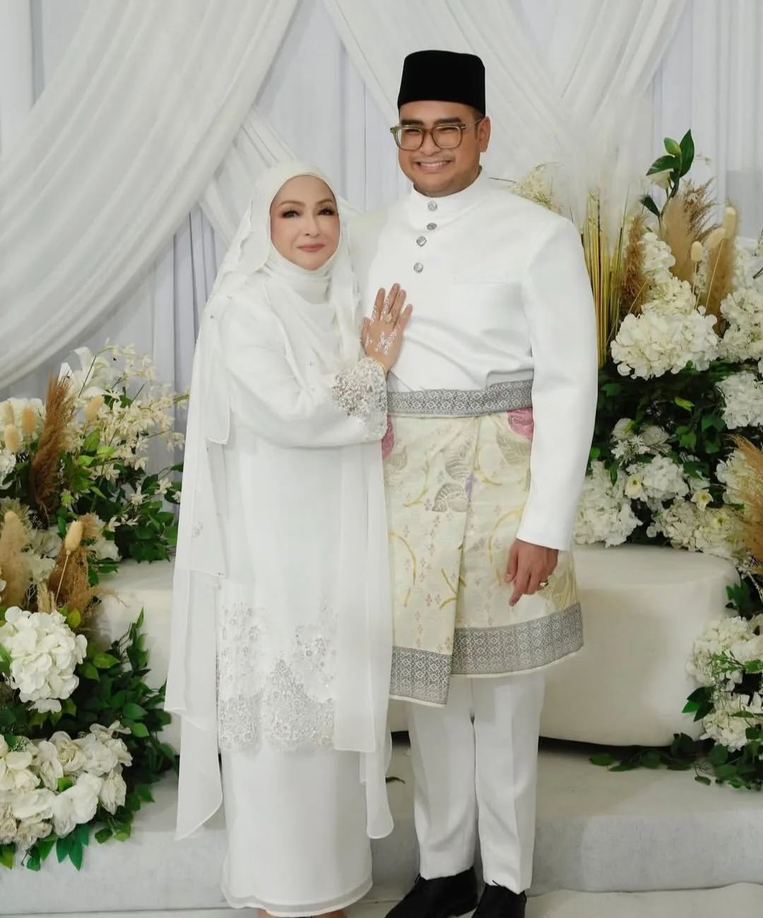 ‘Berserinya Ibu Pengantin!’ Datuk Ziela Jalil Terima Menantu, Majlis Perkahwinan Megat Jufri Raih Tumpuan