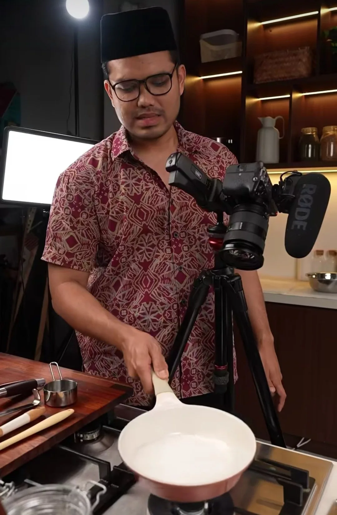 “Cikgu KA Dah Beraksi!” Video Resipi Khairul Aming Jadi Rujukan Buka Puasa & Sahur, Cecah Jutaan Views!