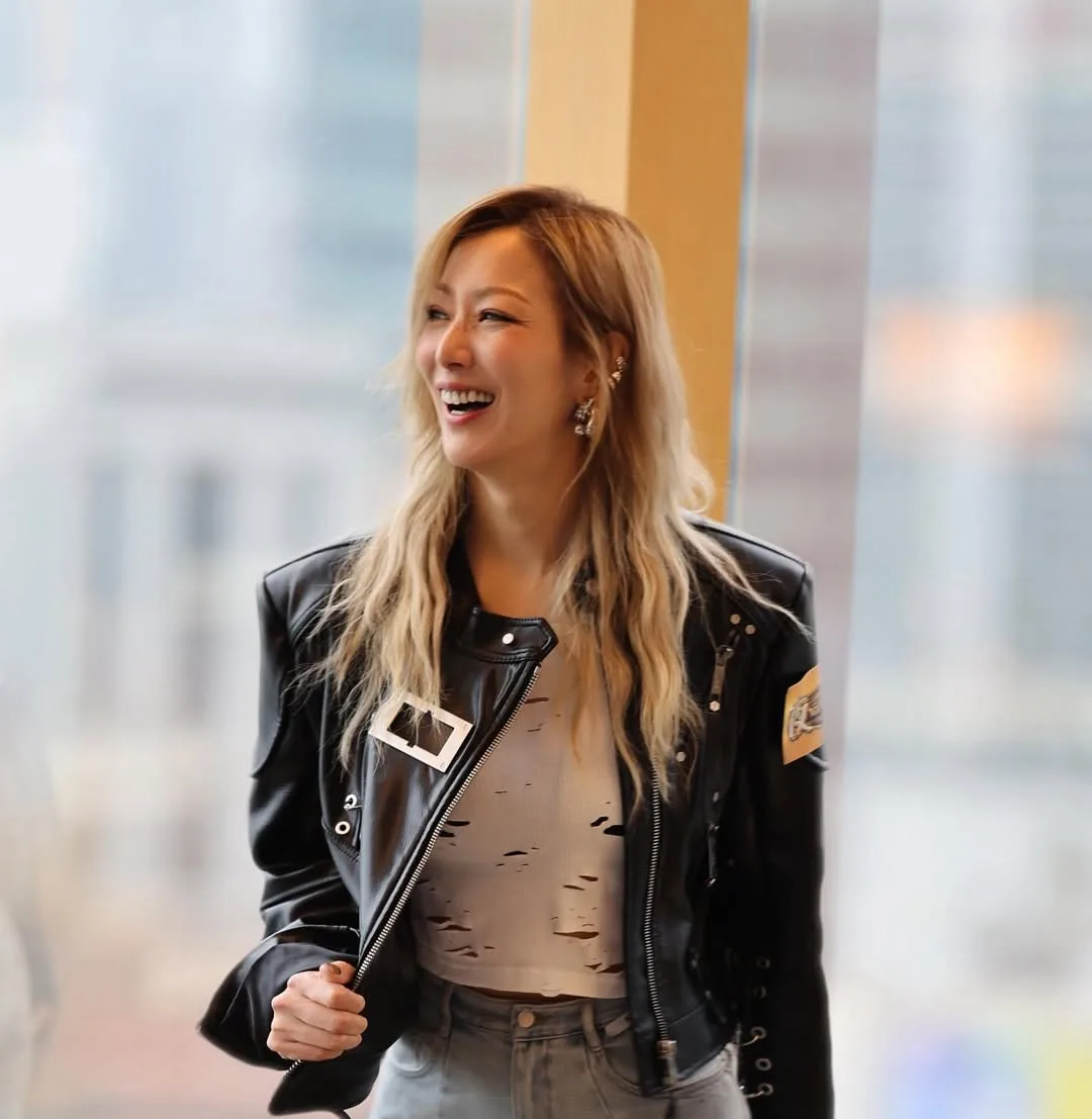 Pernah Jadi Duta Asia SK ll Era 2000an, Wajah Terkini Selebriti Hong Kong Sammi Cheng Usia 53!