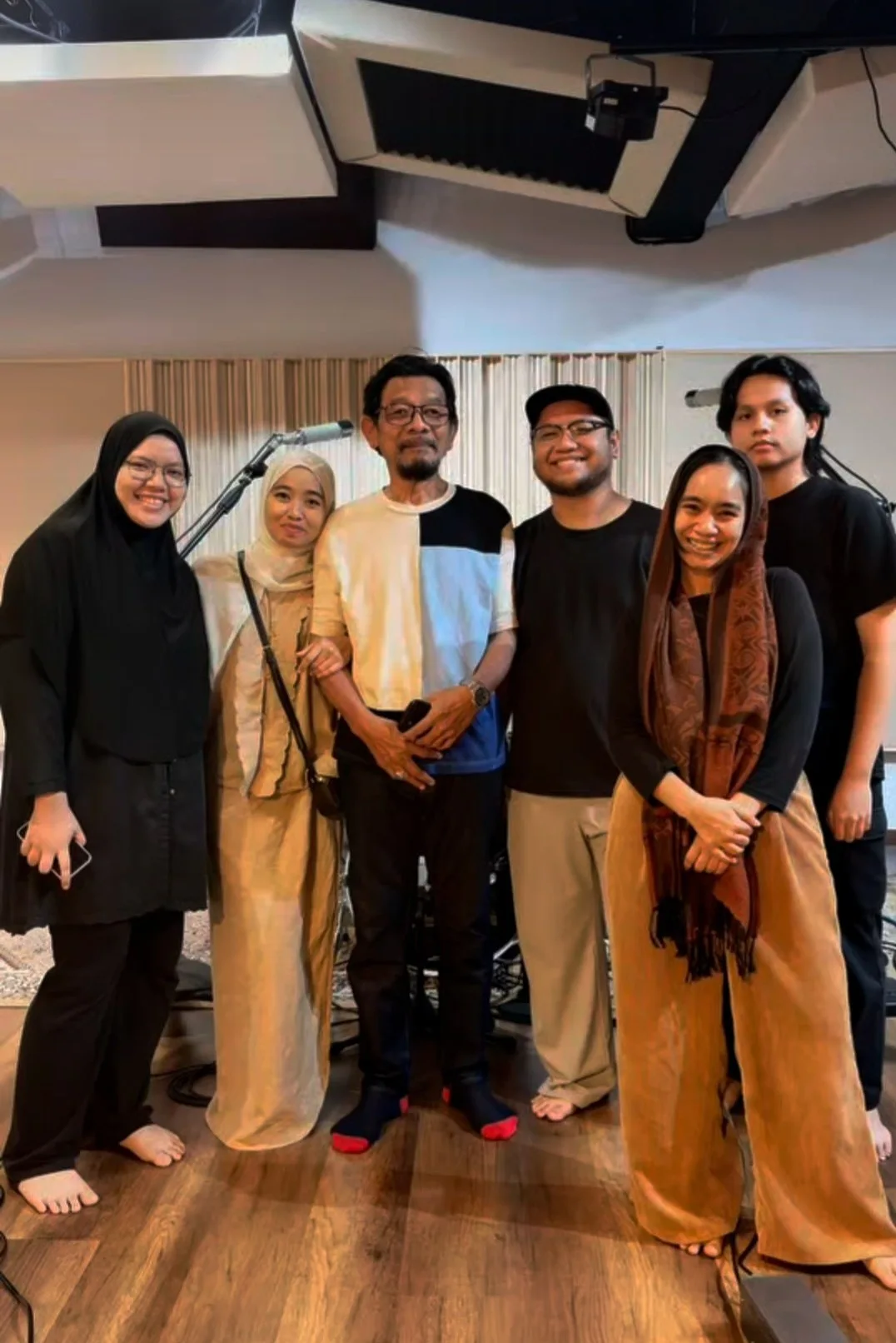 Nyanyi Semula Lagu ‘Dendang Hari Raya’, Impian Afiqah Jalil Berduet Dengan Ayahnya Jalil Hamid Tercapai!