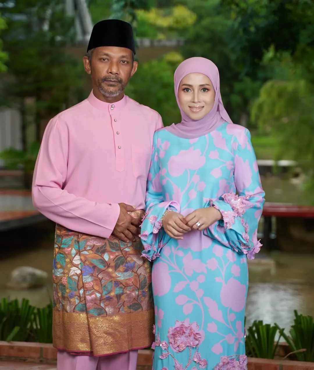 Azrinaz Mazhar Hakim Jemput Rakan Selebriti Beraya Ke Rumah, Terpukau Tengok Mahligai Miliknya!