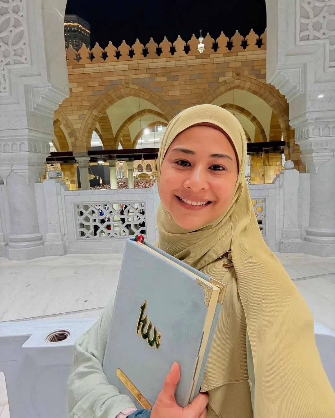 Bukan Riak Atau Menunjuk, Datin Fouziah Gous Suntik Inspirasi Khatam Al-Quran Di Mekah Pada Bulan Ramadan!