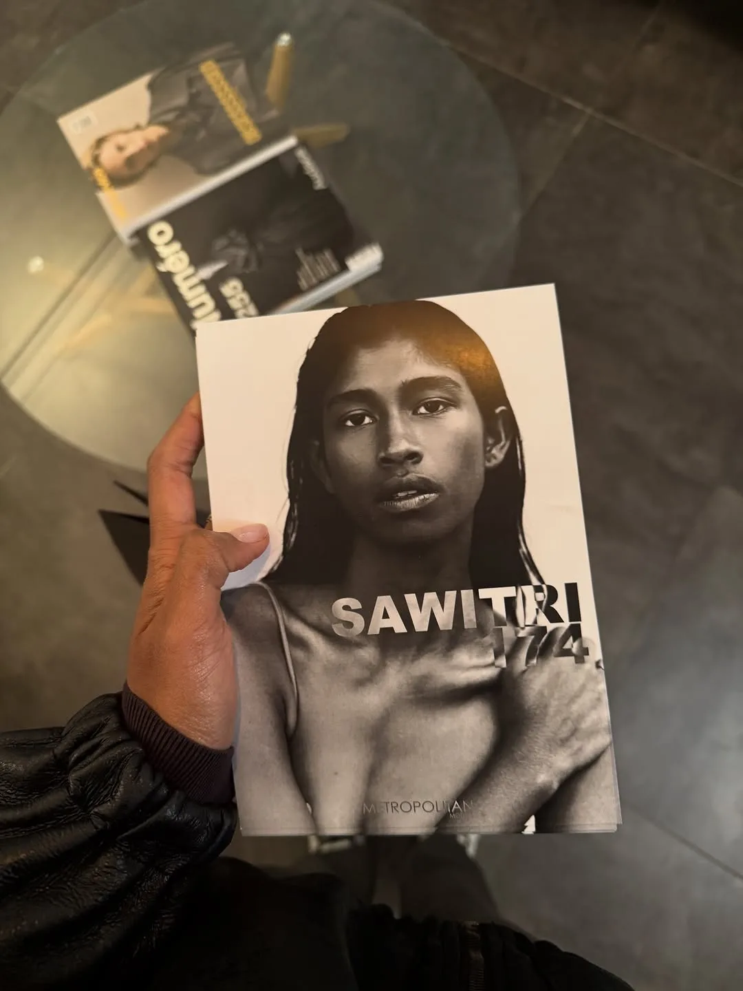 Sawitri Khan, Model Bali Tinggi 174CM Yang Menghiasi Vogue & Paris Fashion Week 8 Sawitri Khan, Model Bali Tinggi 174CM Yang Menghiasi Vogue & Paris Fashion Week