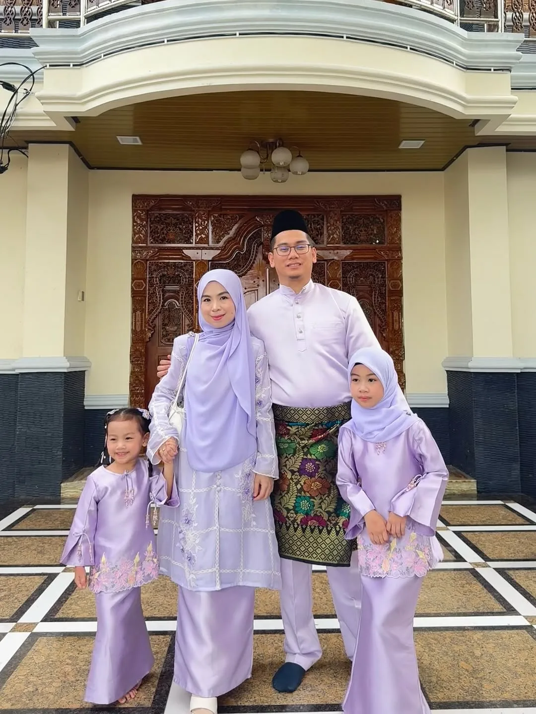 "Kulitnya Makin Pudar Tapi Tetap Berguna Sampai Hari Ini,” Sofizah Mousin Kongsi Naskhah Al-Quran Dijaganya Dari Zaman Belajar 17 “Kulitnya Makin Pudar Tapi Tetap Berguna Sampai Hari Ini,” Sofizah Mousin Kongsi Naskhah Al-Quran Dijaganya Dari Zaman Belajar