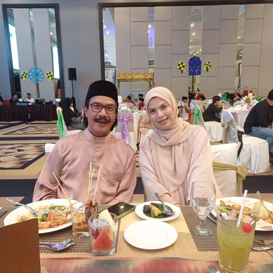 Cantik Isteri Dato’ Imuda, 16 Tahun Layari Perkahwinan Datin Zabarina Bahagia & Bergelar Ibu 2 Anak!