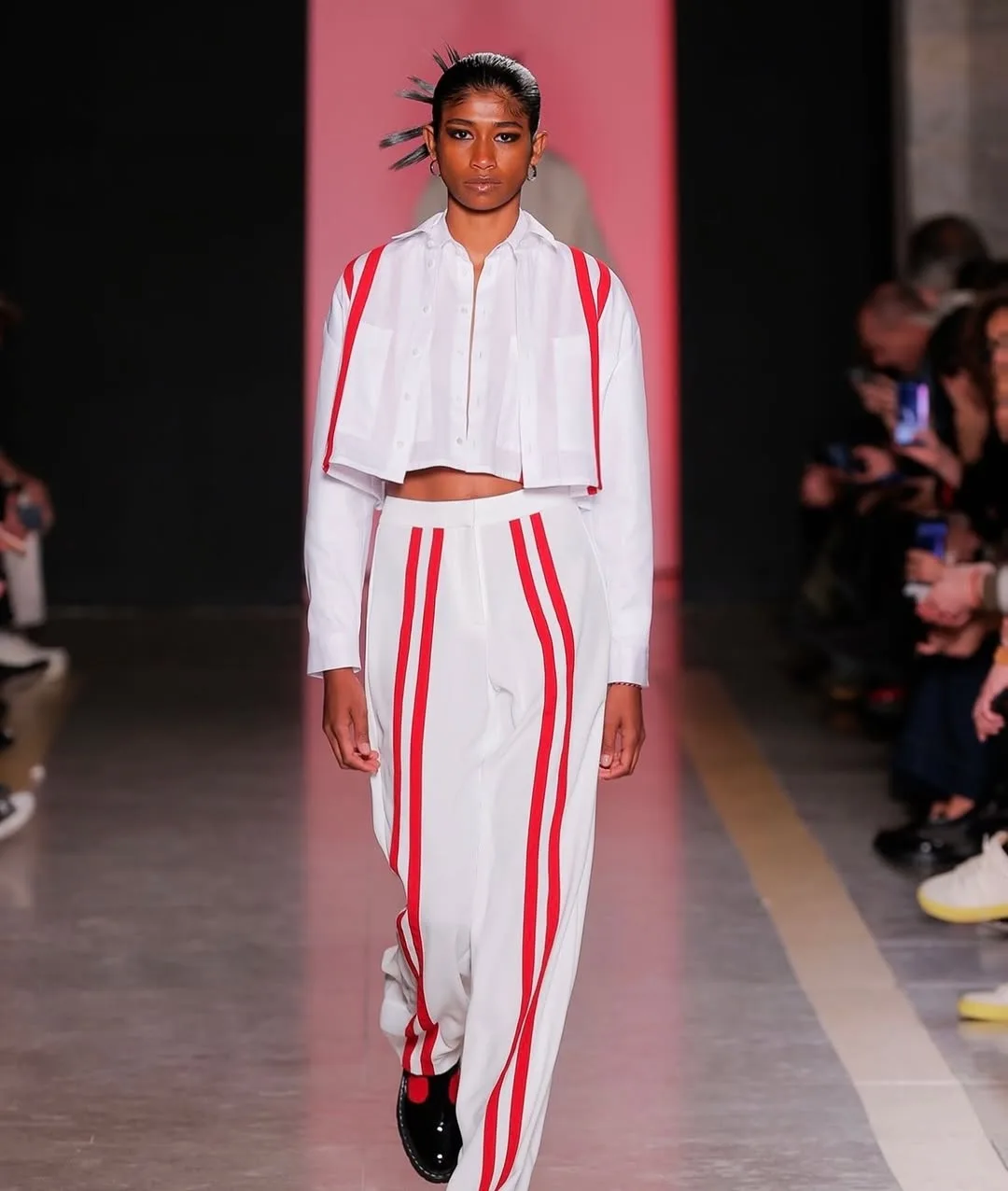 Sawitri Khan, Model Bali Tinggi 174CM Yang Menghiasi Vogue & Paris Fashion Week 9 Sawitri Khan, Model Bali Tinggi 174CM Yang Menghiasi Vogue & Paris Fashion Week