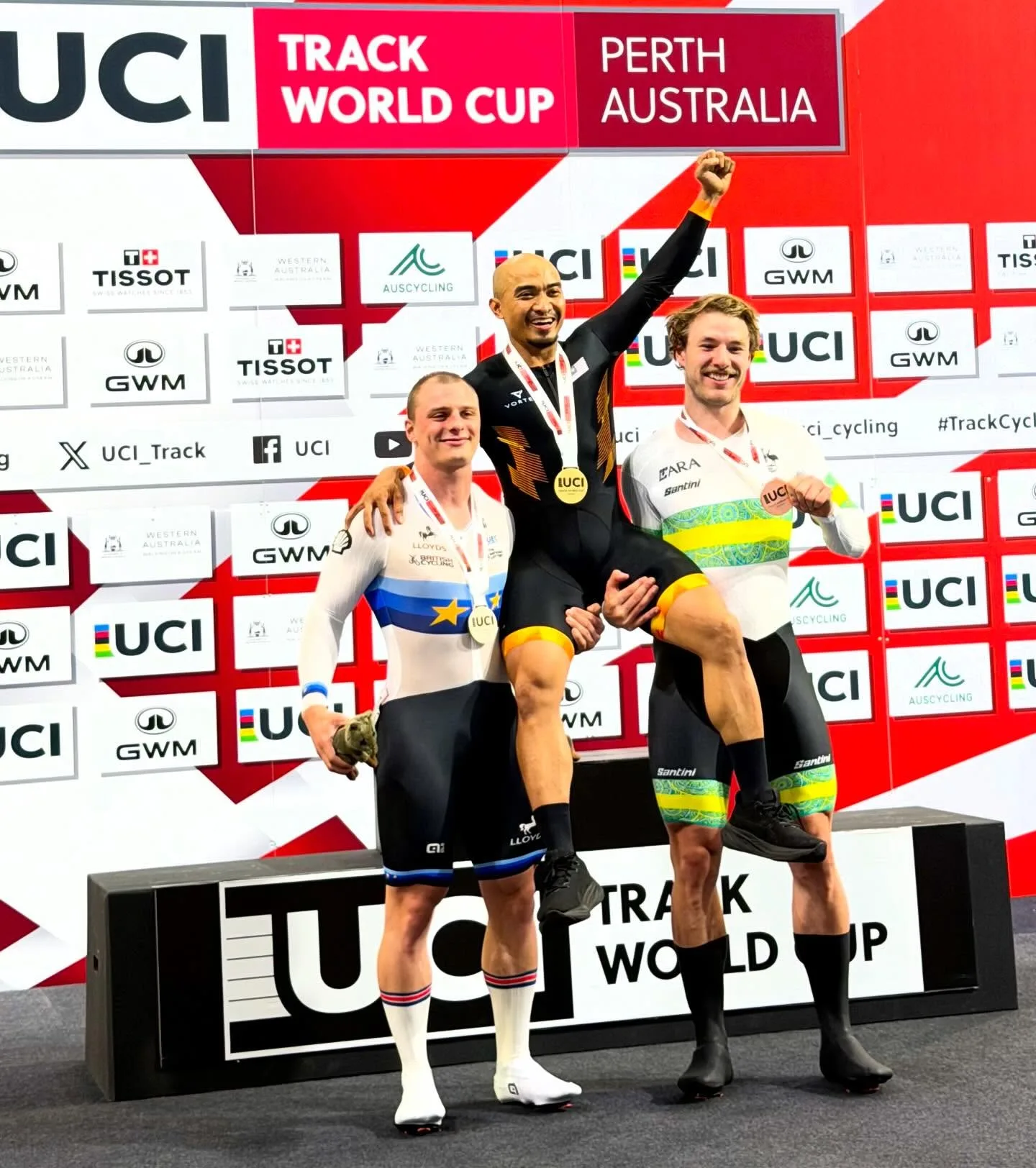 “Suami Saya Bukan Muda Lagi,” Isteri Datuk Azizulhasni Awang Luah Syukur, Saksi Kejayaan Juara Dunia