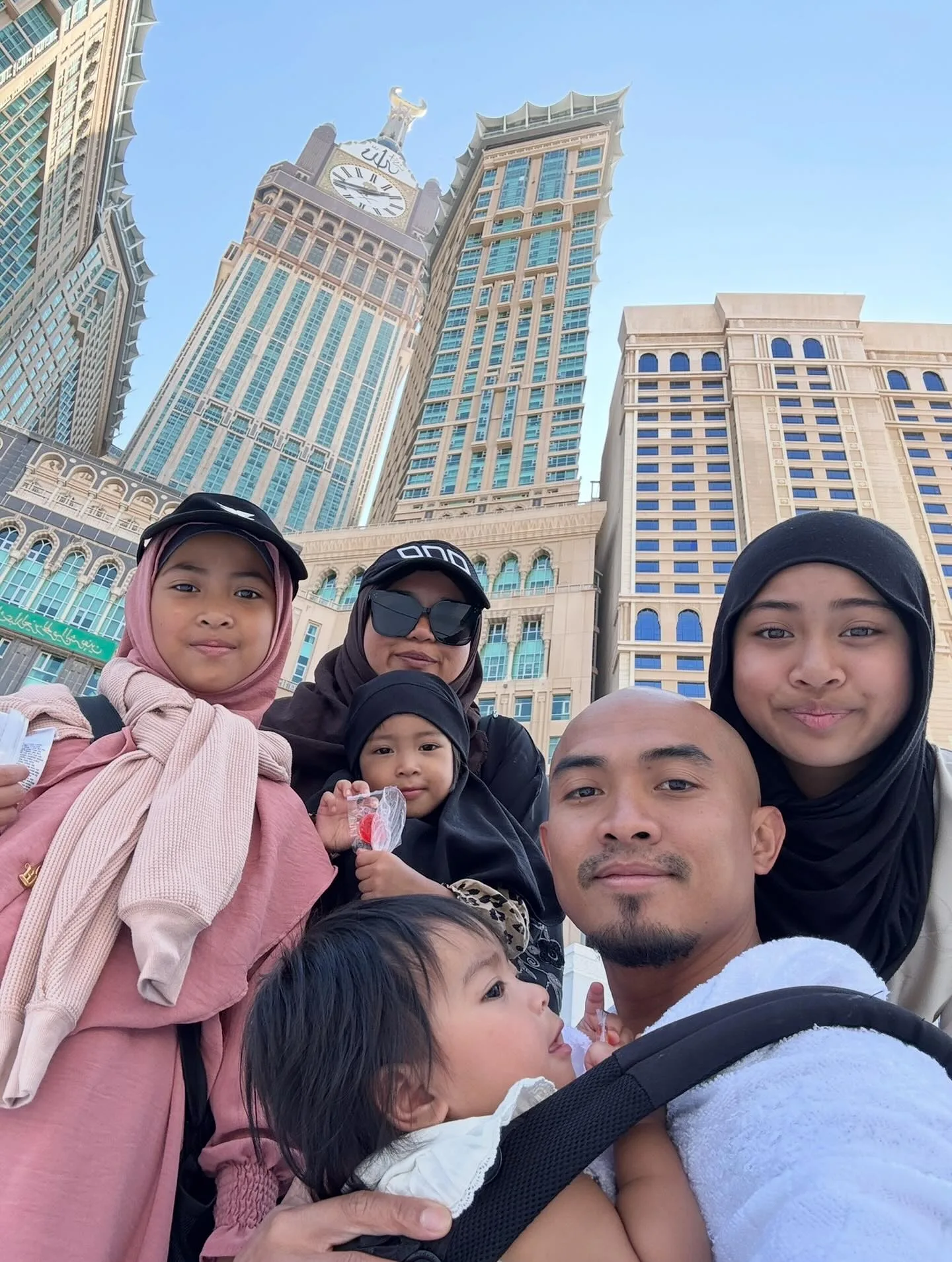 “Suami Saya Bukan Muda Lagi,” Isteri Datuk Azizulhasni Awang Luah Syukur, Saksi Kejayaan Juara Dunia