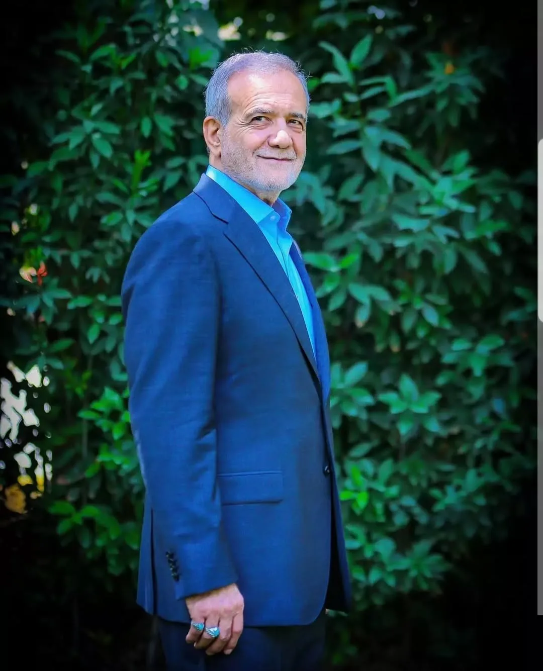 Masoud Pezeshkian 'Kehilangan’ Isteri Lebih 30 Tahun & Bekas Pakar Kardiologi, Presiden Iran Ini Pemimpin Tegas & Setia! 16 Masoud Pezeshkian ‘Kehilangan’ Isteri Lebih 30 Tahun & Bekas Pakar Kardiologi, Presiden Iran Ini Pemimpin Tegas & Setia!